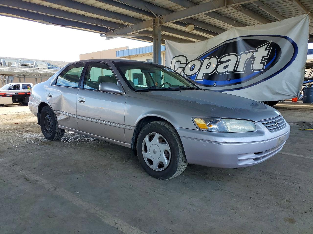 1997 TOYOTA CAMRY LE V6 photo 7