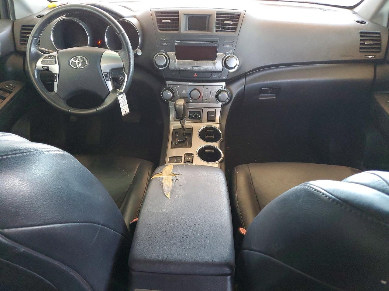2012 TOYOTA HIGHLANDER SE photo 15