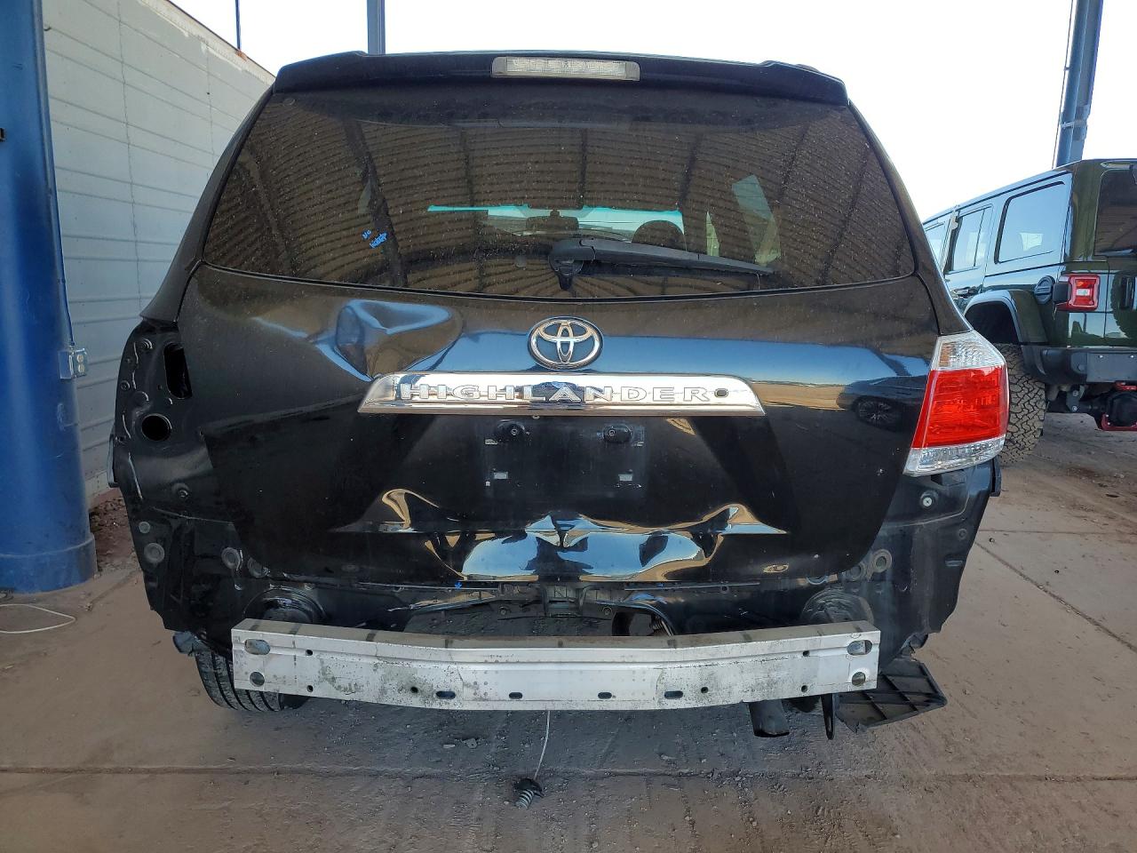 2012 TOYOTA HIGHLANDER SE photo 11