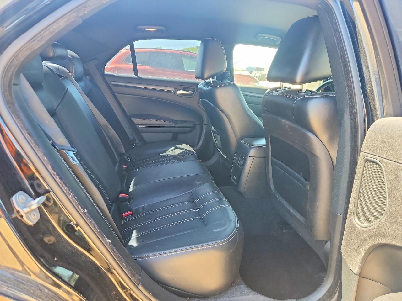 2015 CHRYSLER 300 S photo 28