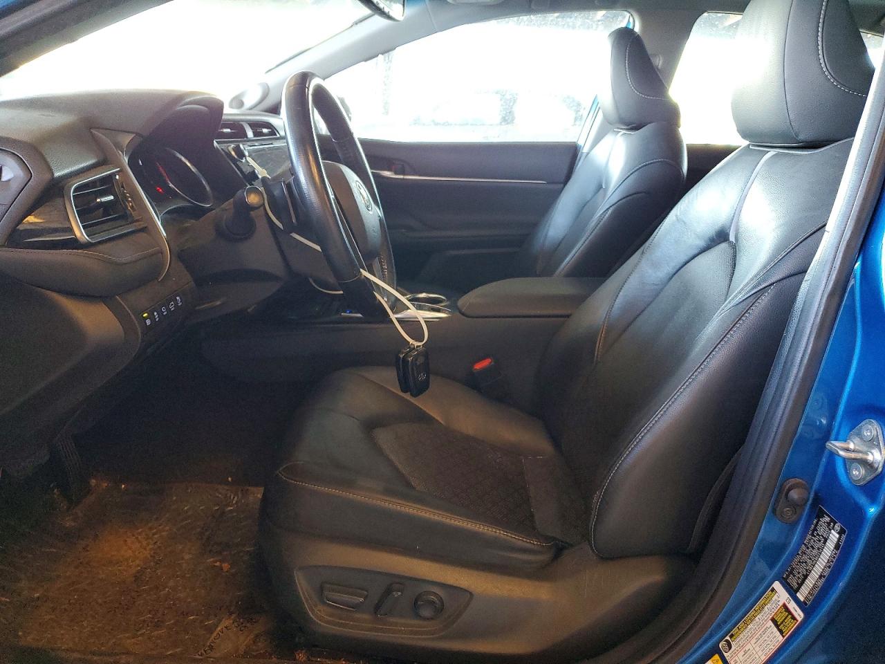 2019 TOYOTA CAMRY XSE photo 7