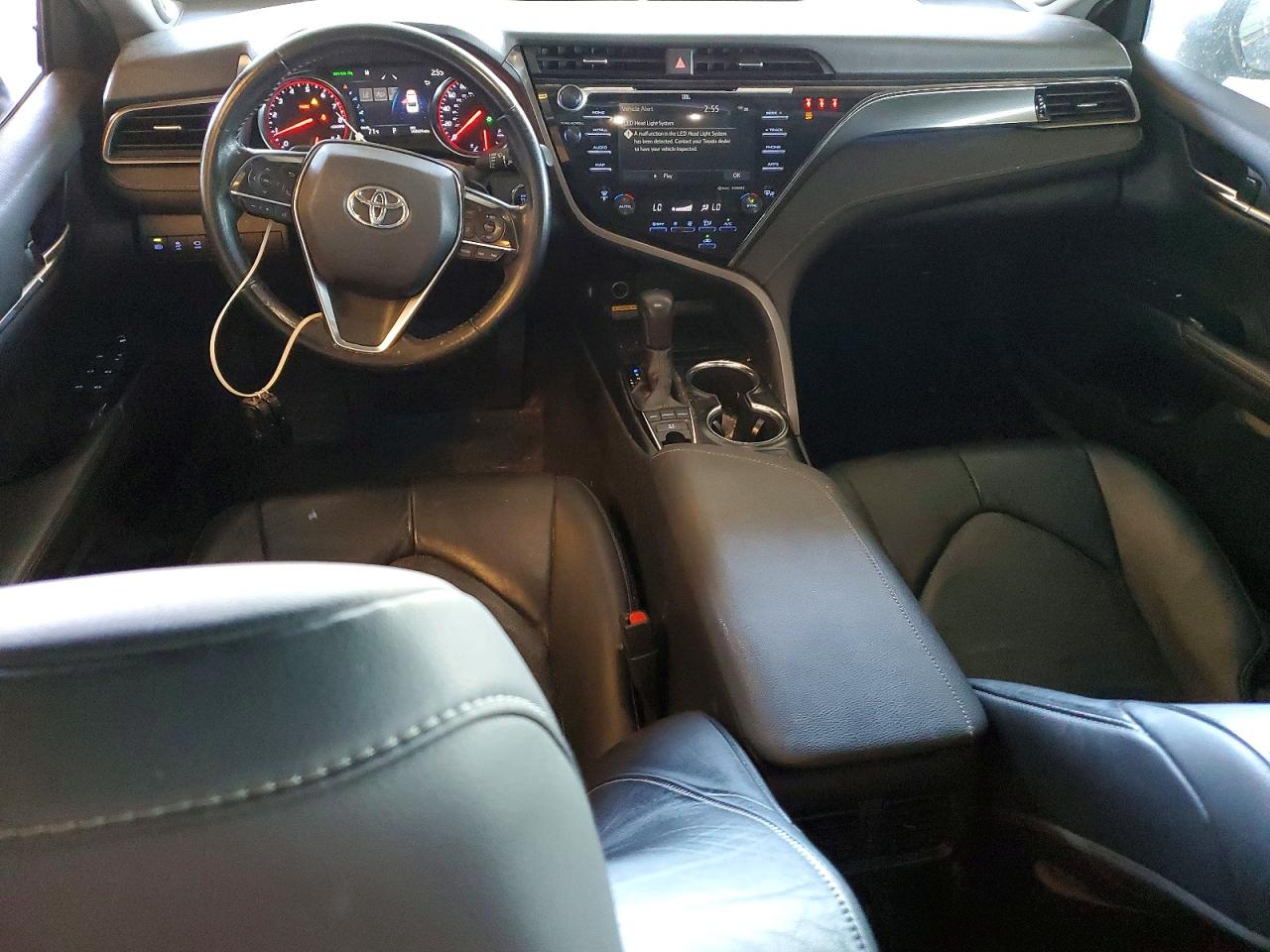 2019 TOYOTA CAMRY XSE photo 8