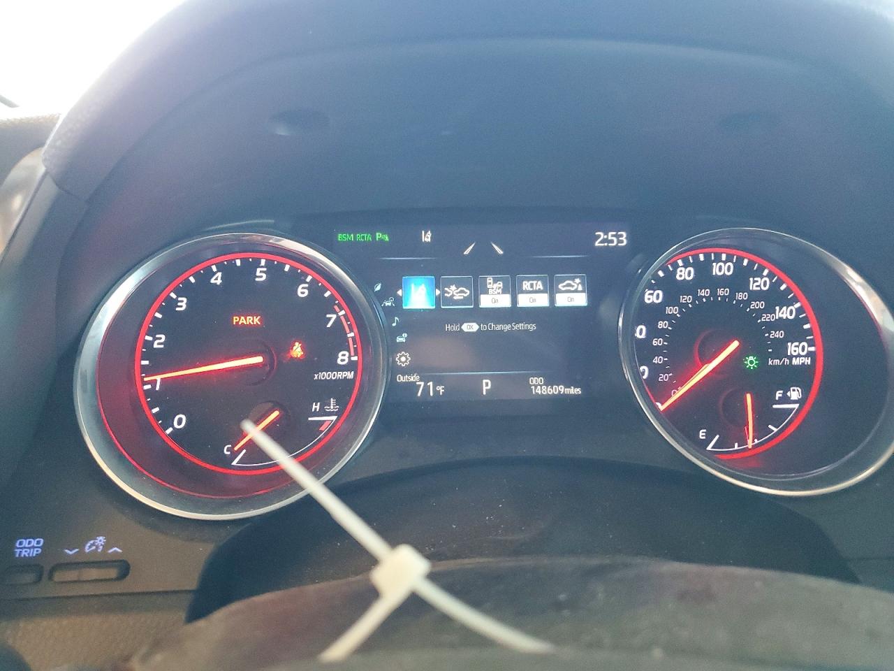 2019 TOYOTA CAMRY XSE photo 9