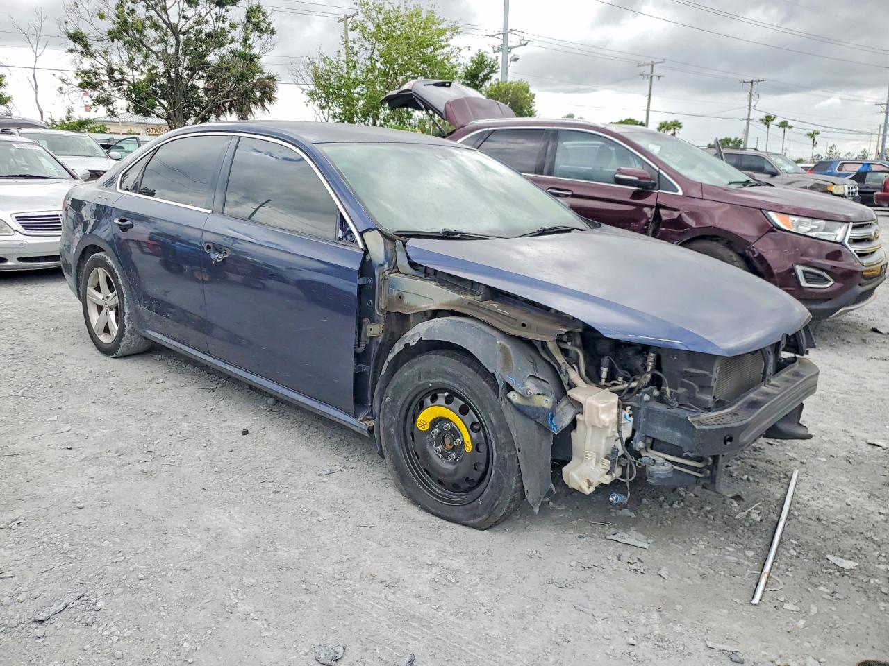 2015 VOLKSWAGEN PASSAT S photo 10