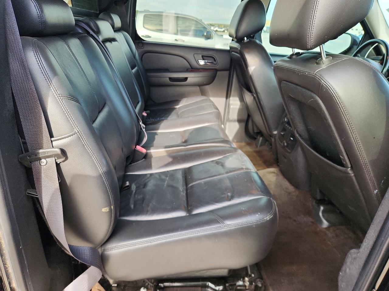 2011 CHEVROLET AVALANCHE LT photo 19
