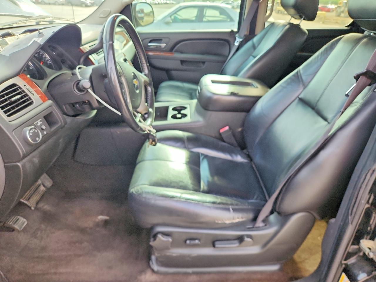 2011 CHEVROLET AVALANCHE LT photo 13