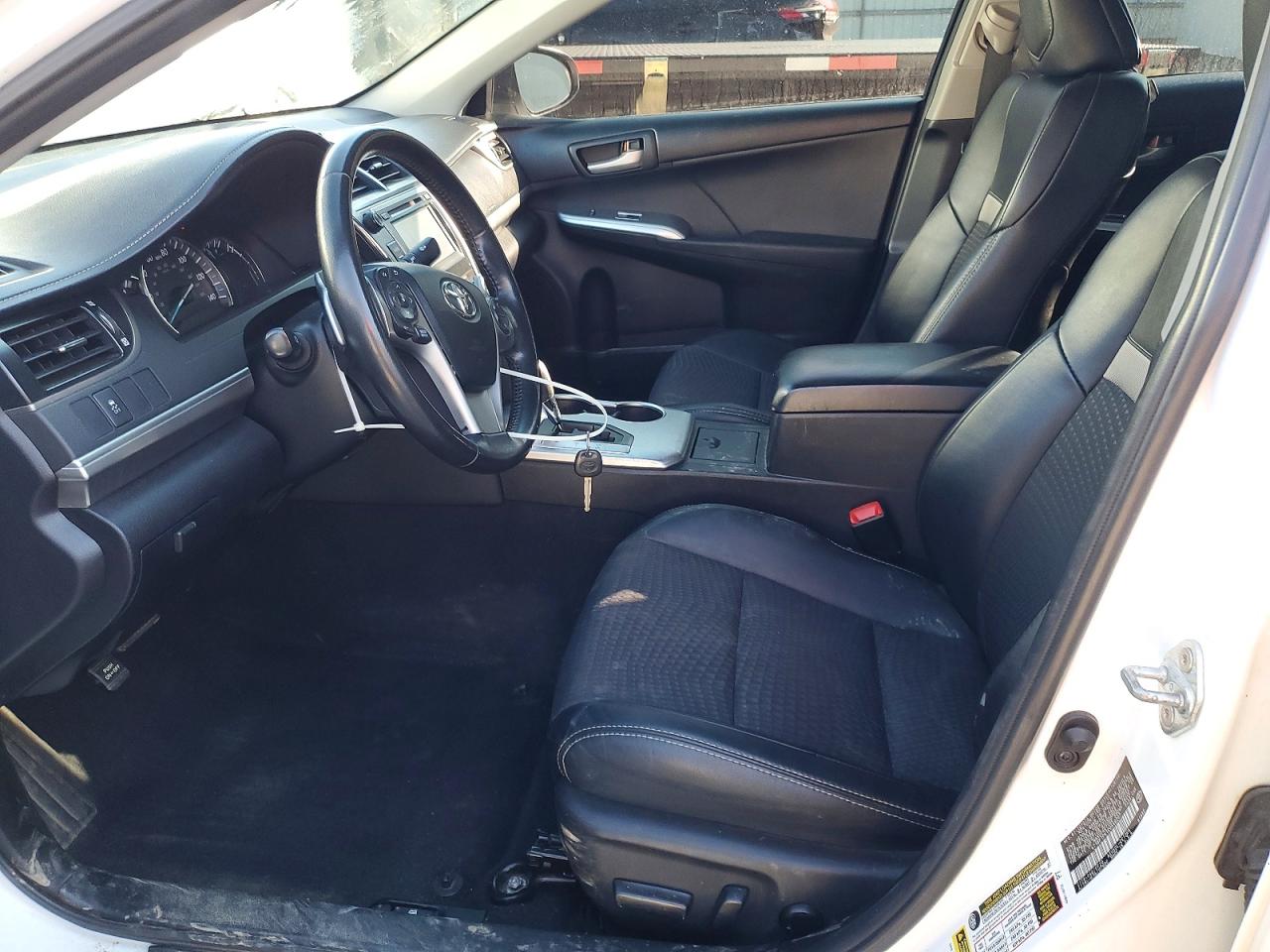 2012 TOYOTA CAMRY SE photo 13
