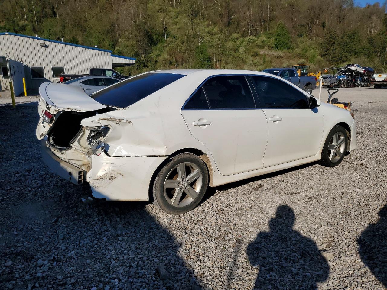 2012 TOYOTA CAMRY SE photo 5