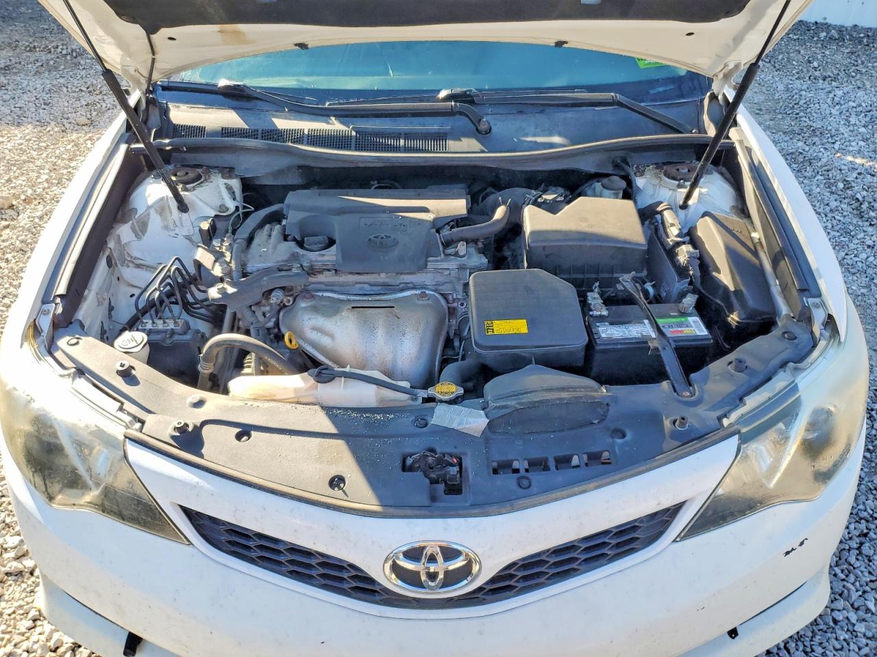 2012 TOYOTA CAMRY SE photo 21