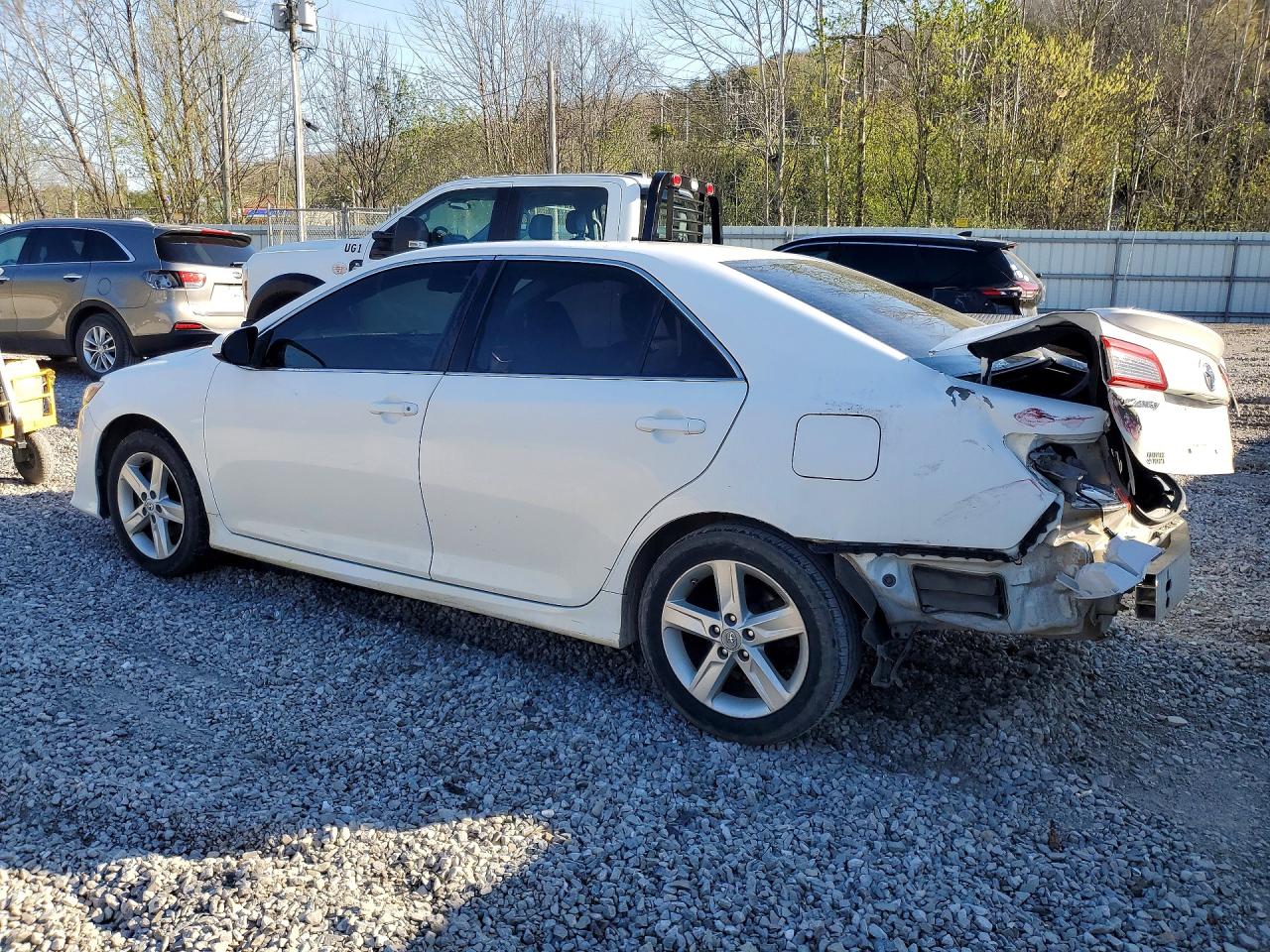 2012 TOYOTA CAMRY SE photo 3