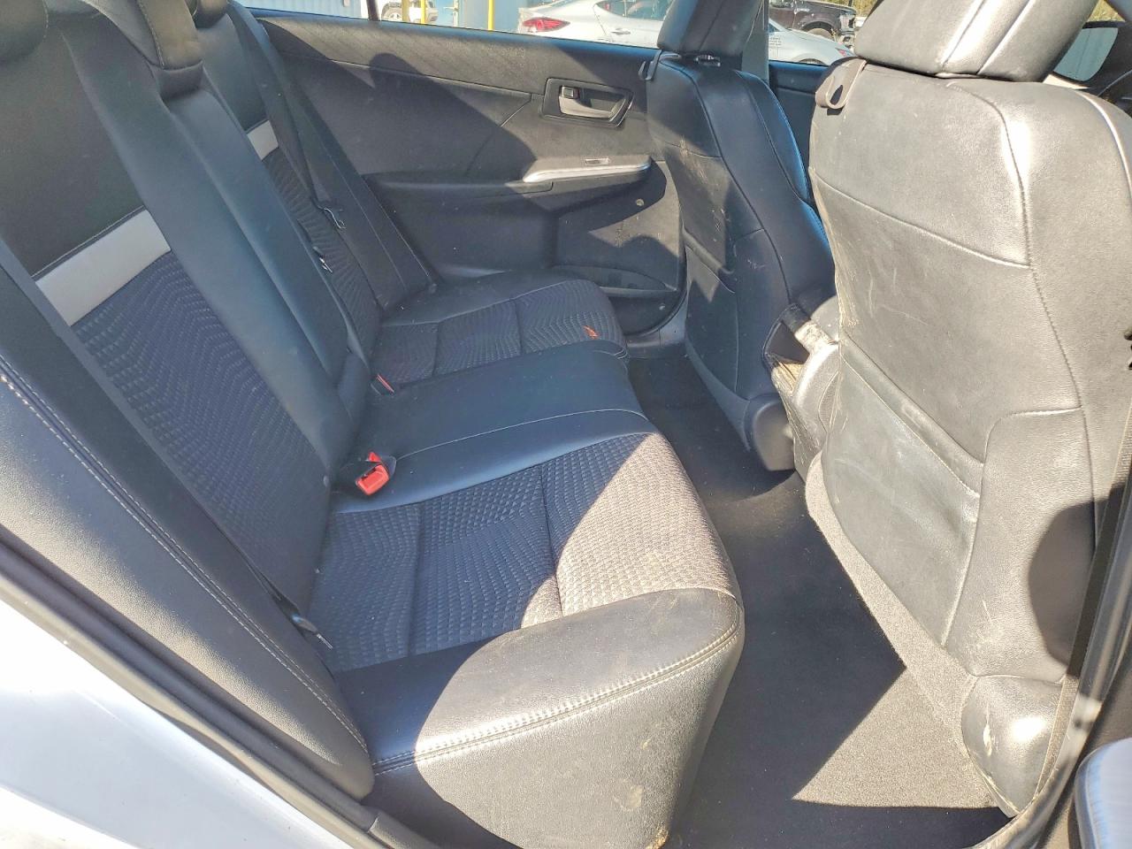 2012 TOYOTA CAMRY SE photo 19