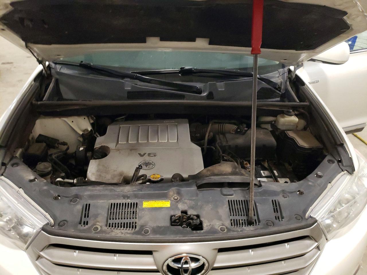 2013 TOYOTA HIGHLANDER LIMITED photo 12