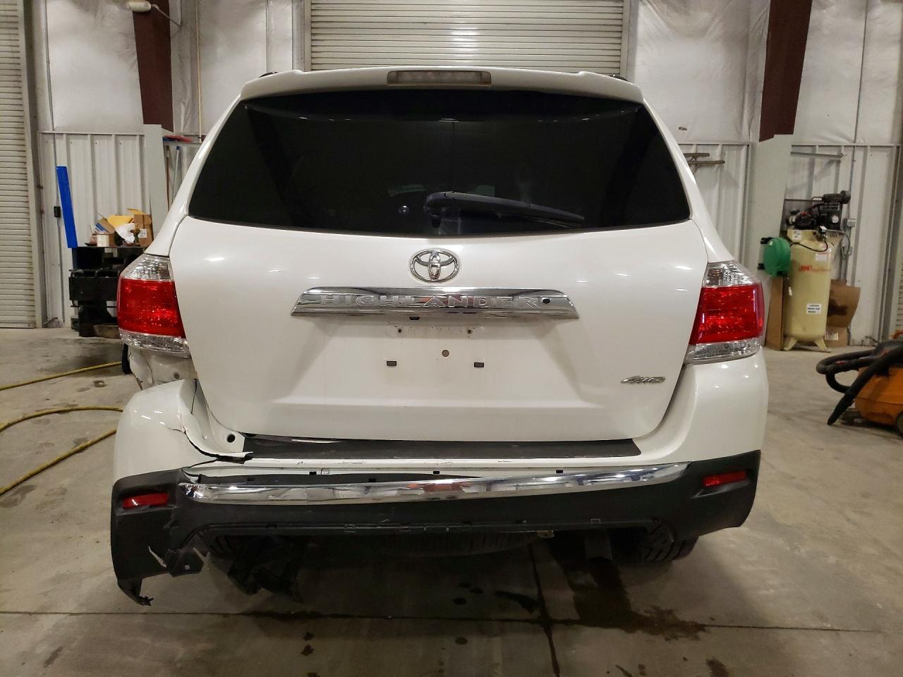 2013 TOYOTA HIGHLANDER LIMITED photo 6