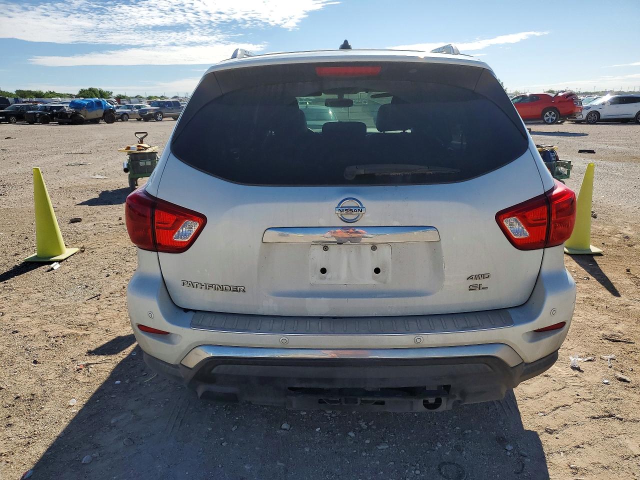 2017 NISSAN PATHFINDER SL photo 11