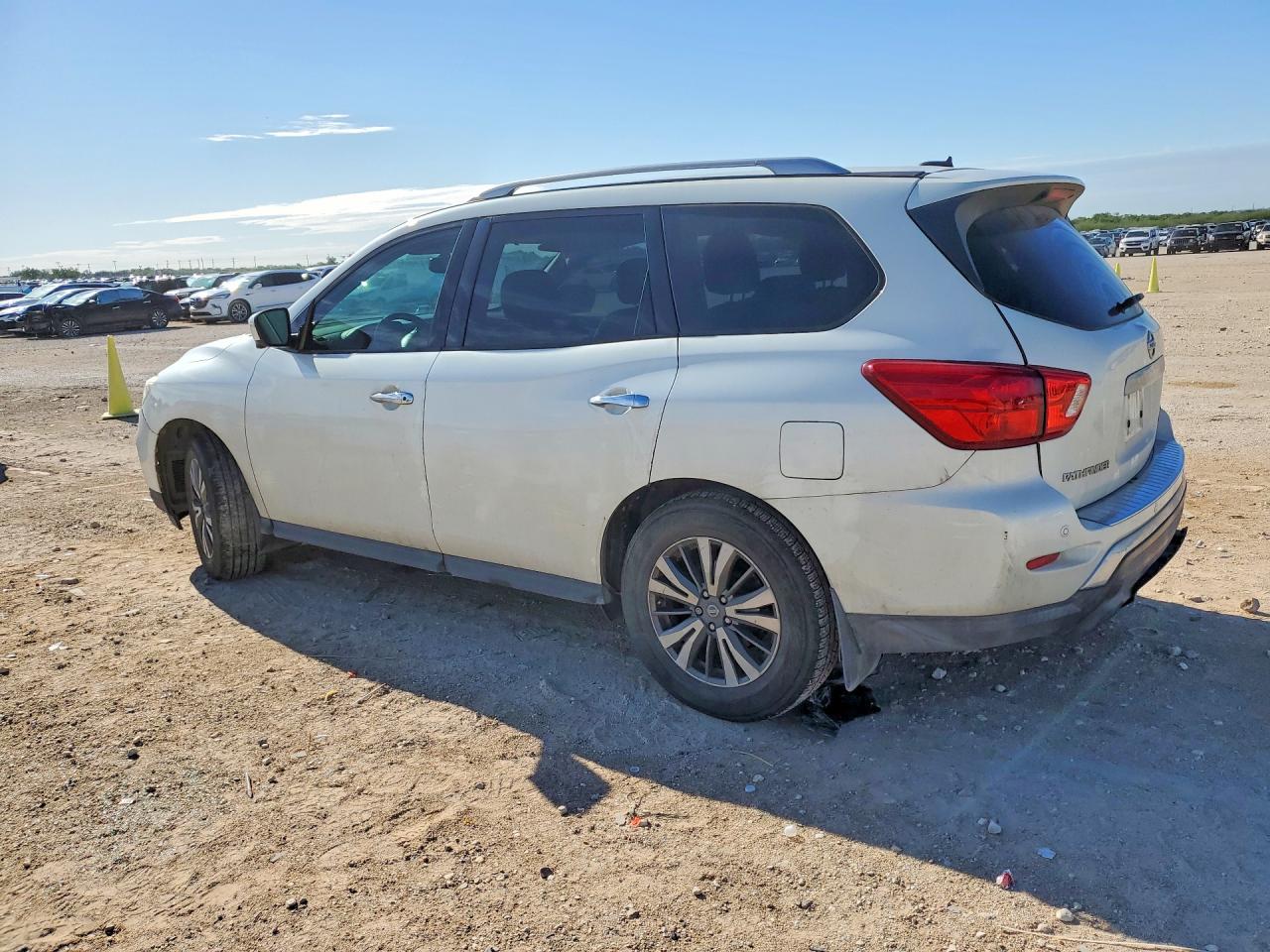 2017 NISSAN PATHFINDER SL photo 3