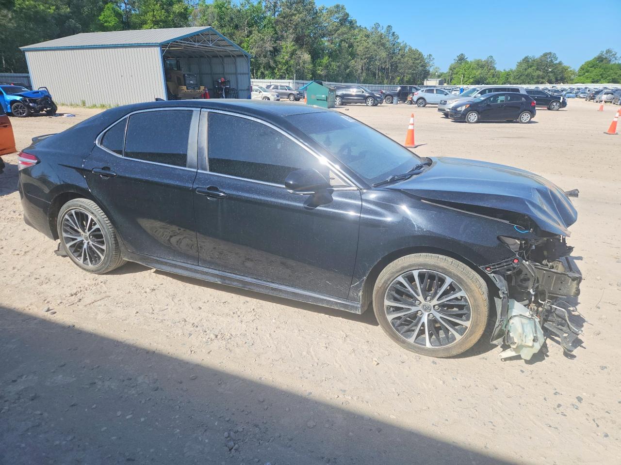 2020 TOYOTA CAMRY SE photo 10