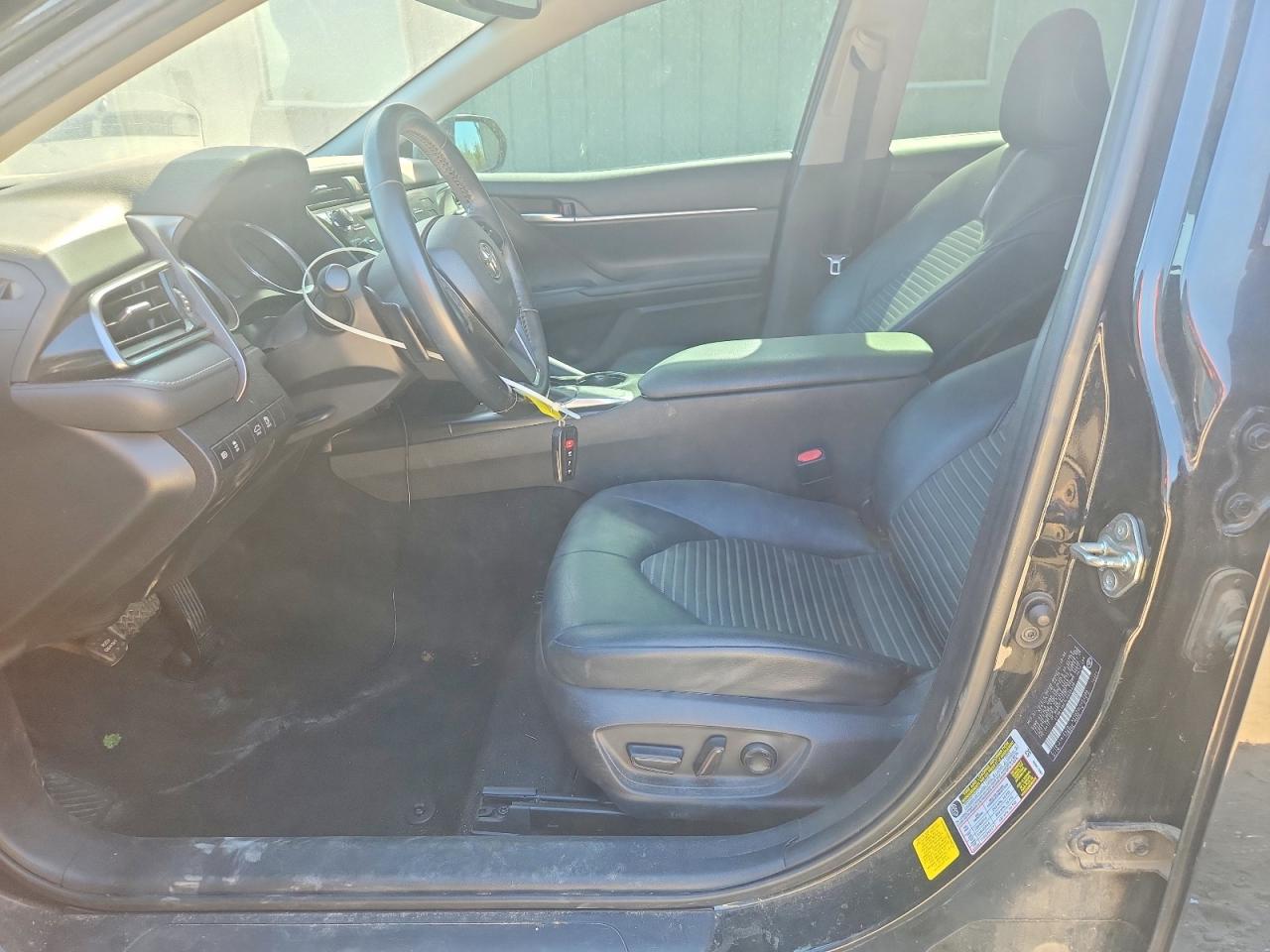 2020 TOYOTA CAMRY SE photo 19