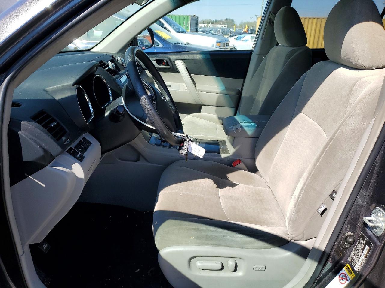2013 TOYOTA HIGHLANDER PLUS photo 7