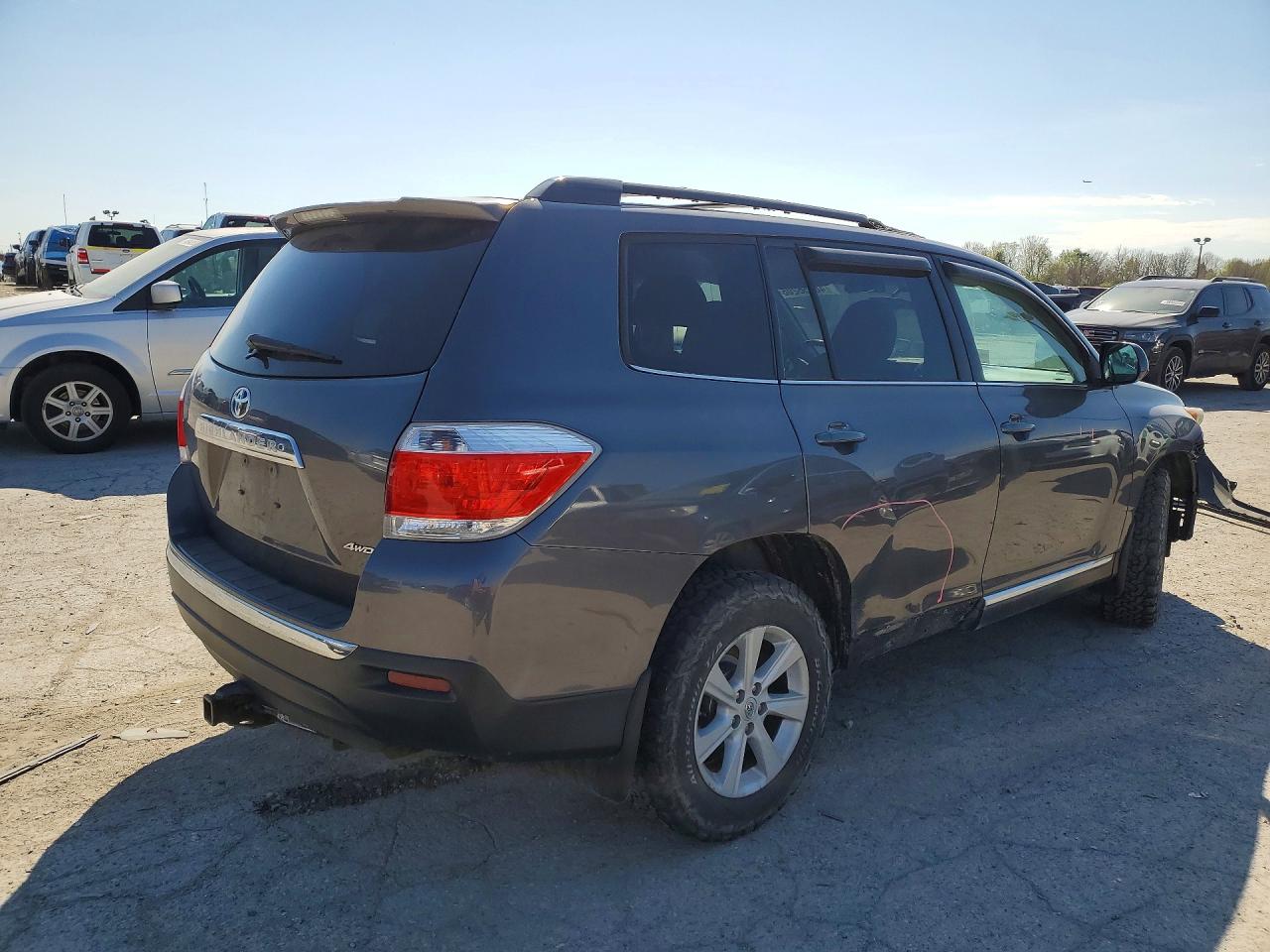2013 TOYOTA HIGHLANDER PLUS photo 3