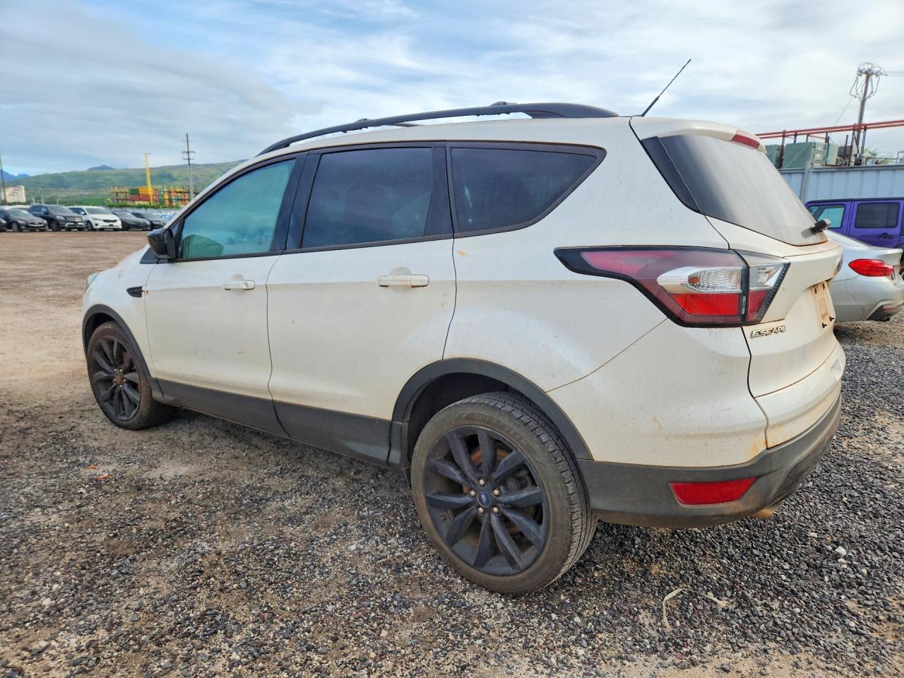 2017 FORD ESCAPE SE photo 3