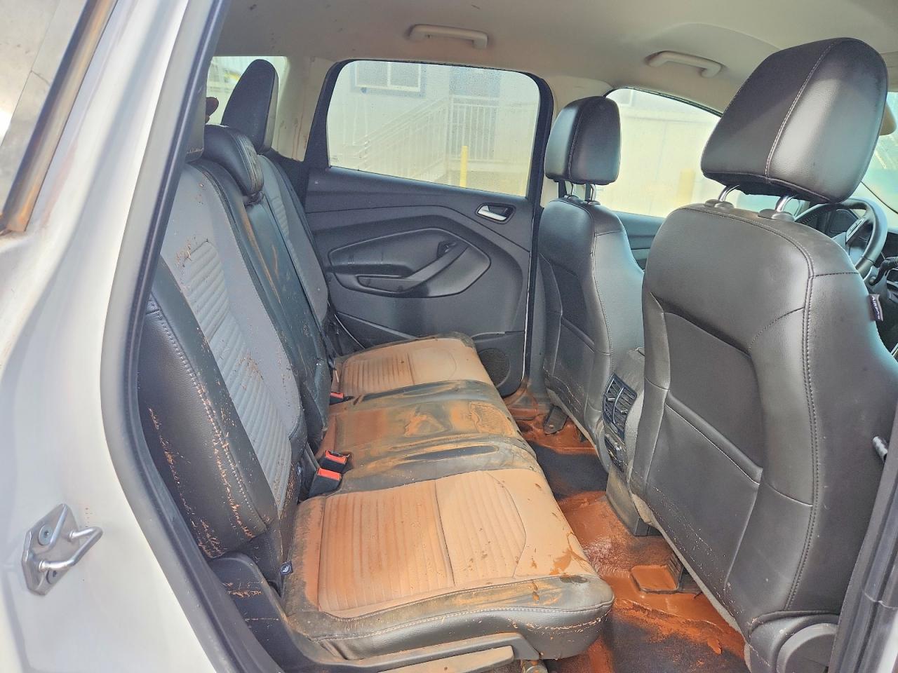 2017 FORD ESCAPE SE photo 19