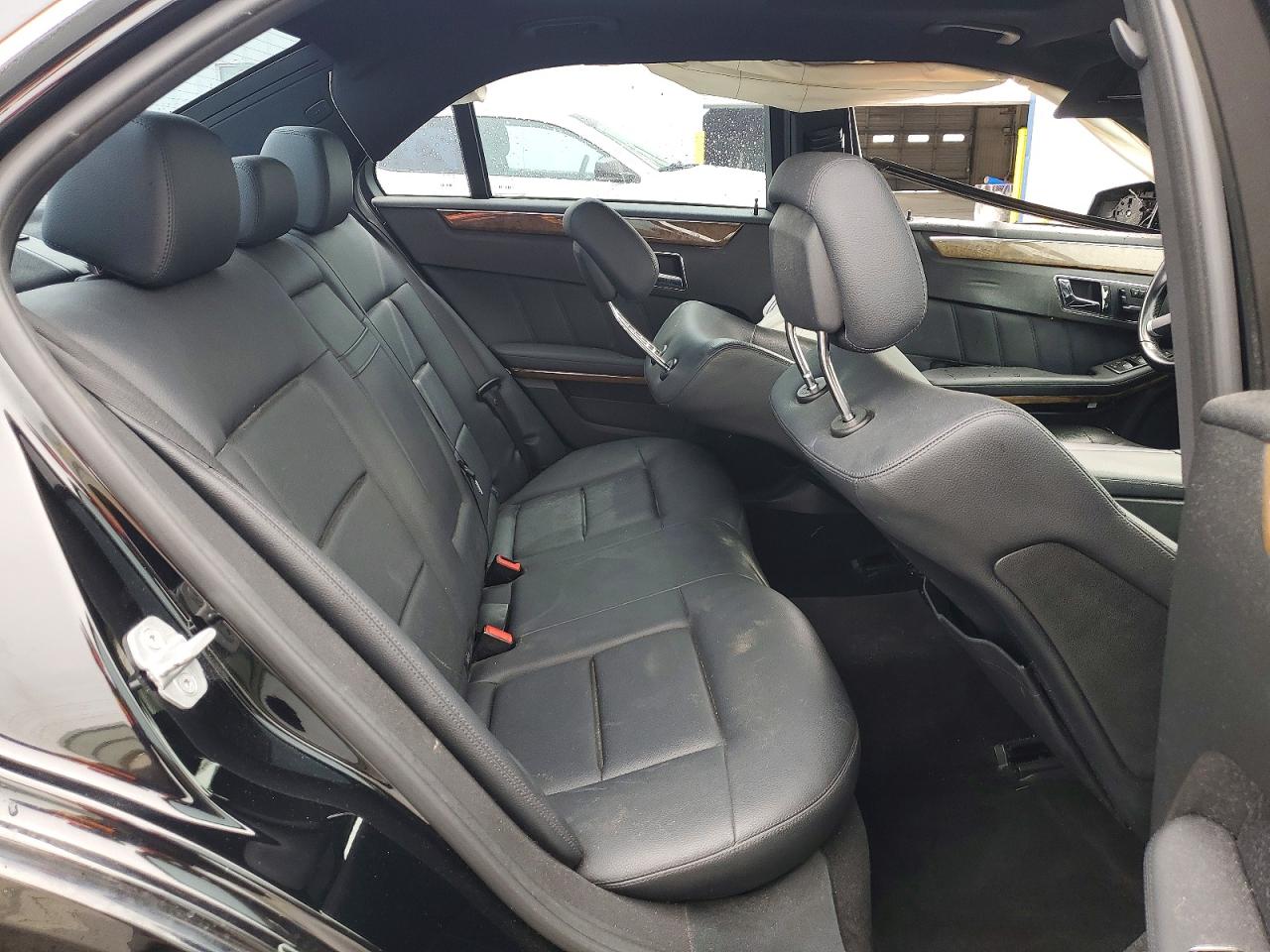 2011 MERCEDES-BENZ E 350 4MATIC photo 19