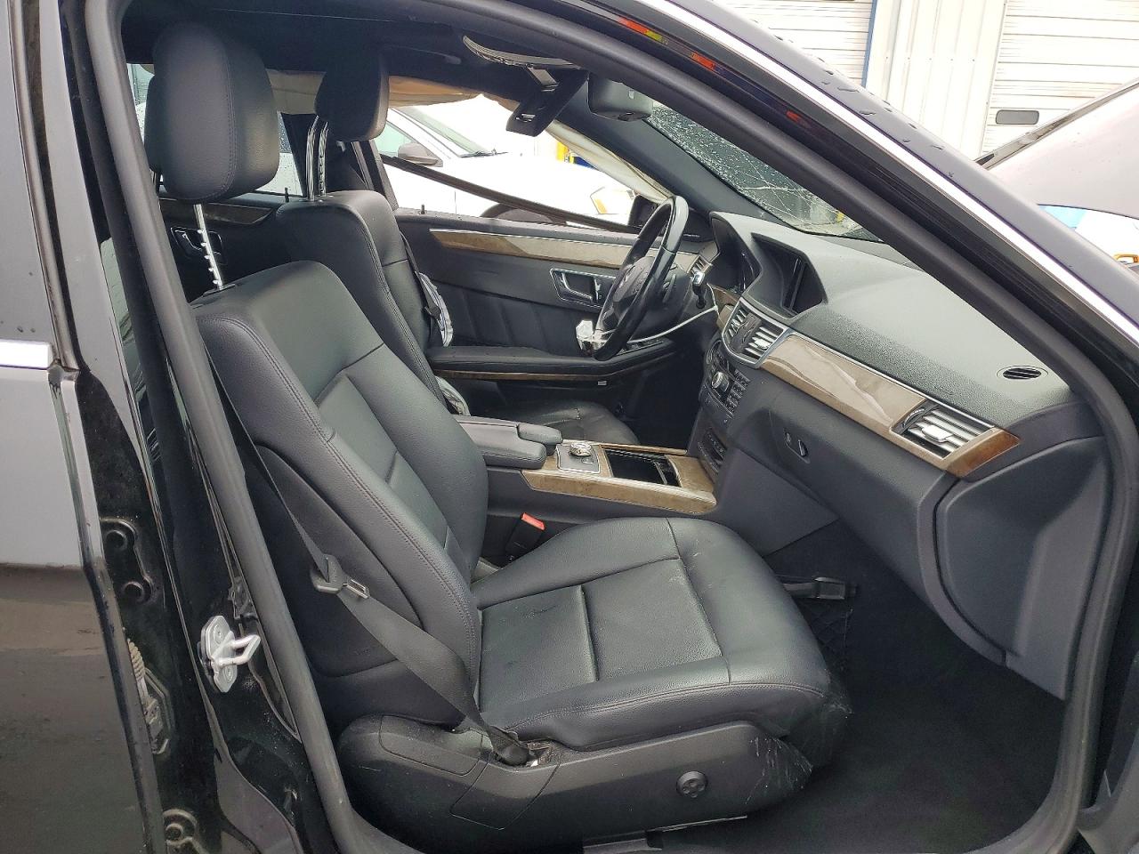 2011 MERCEDES-BENZ E 350 4MATIC photo 13