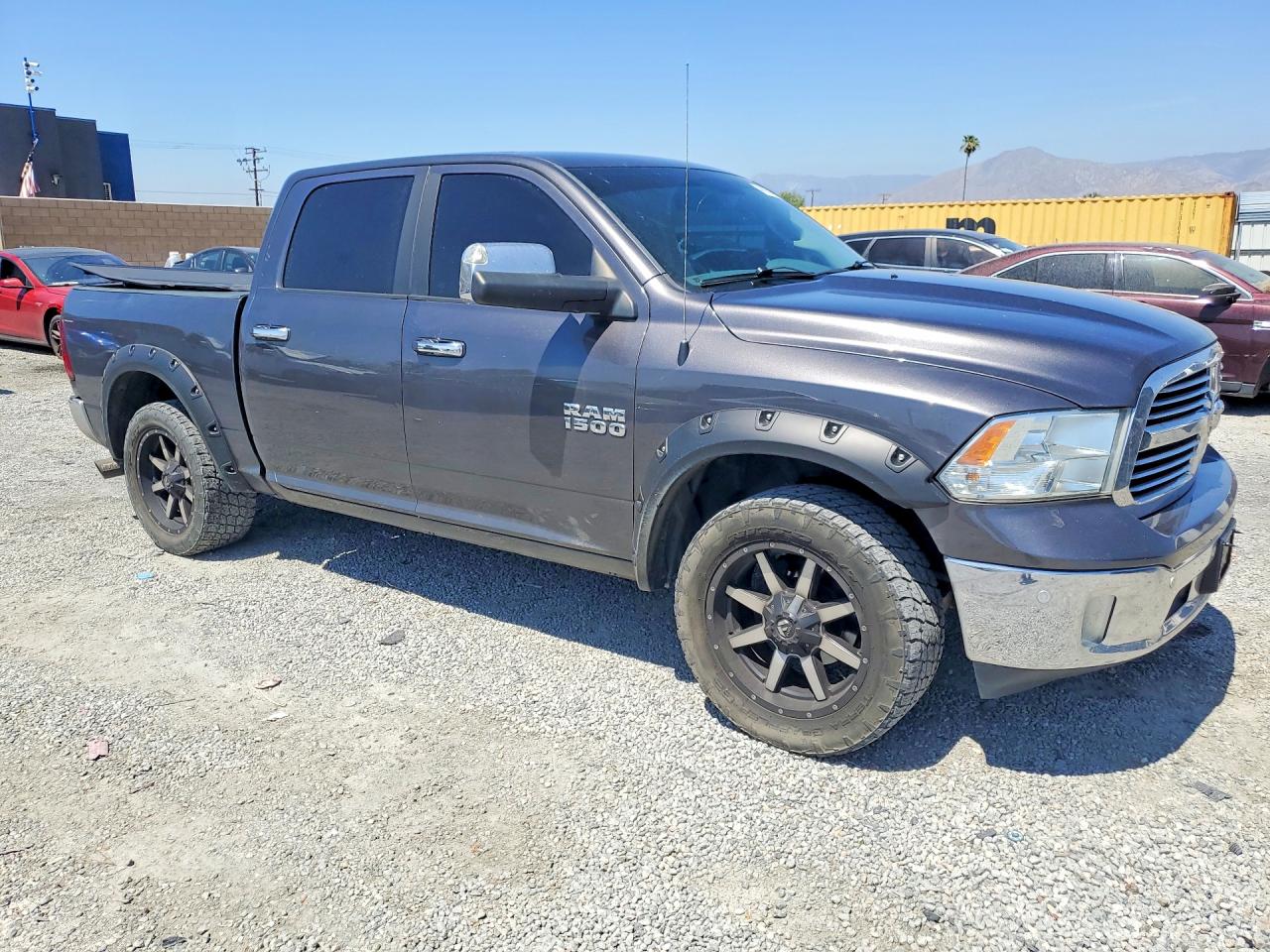 2017 RAM 1500 SLT photo 7