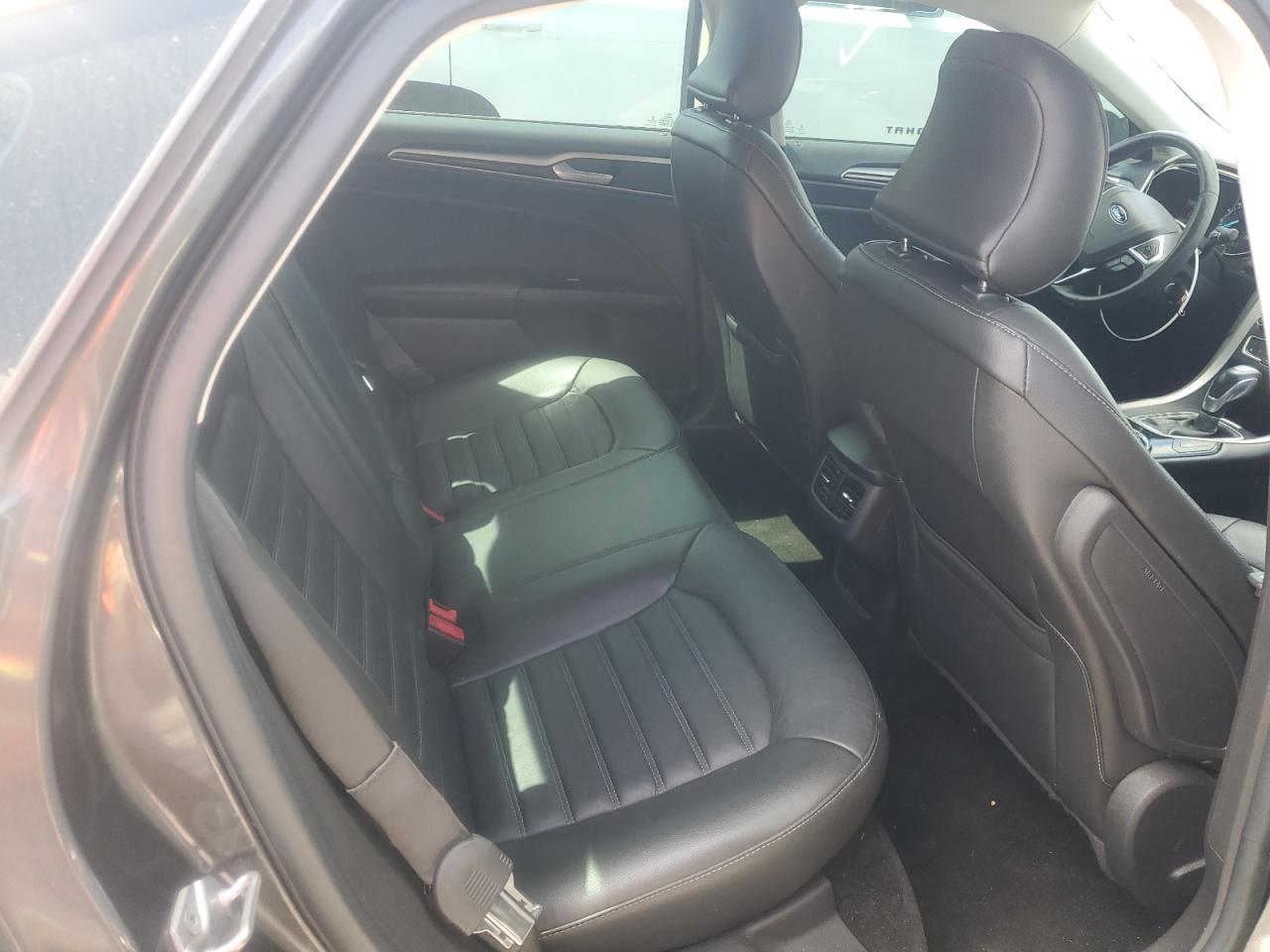 2016 FORD FUSION SE photo 19