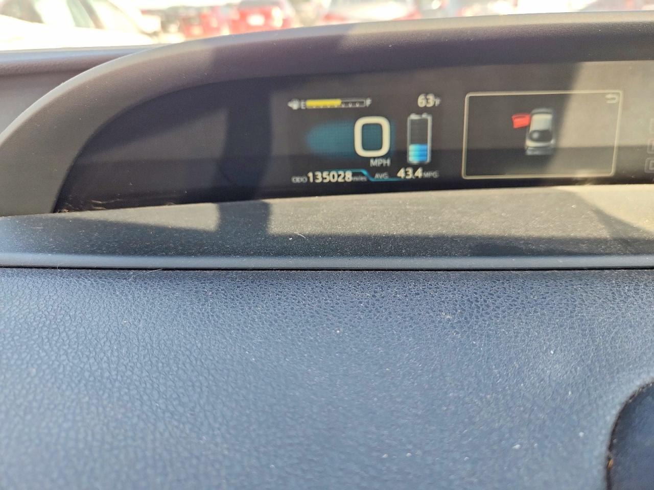 2016 TOYOTA PRIUS TWO photo 9