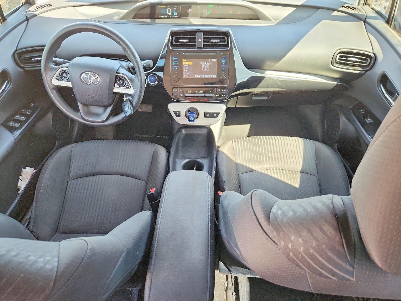 2016 TOYOTA PRIUS TWO photo 8