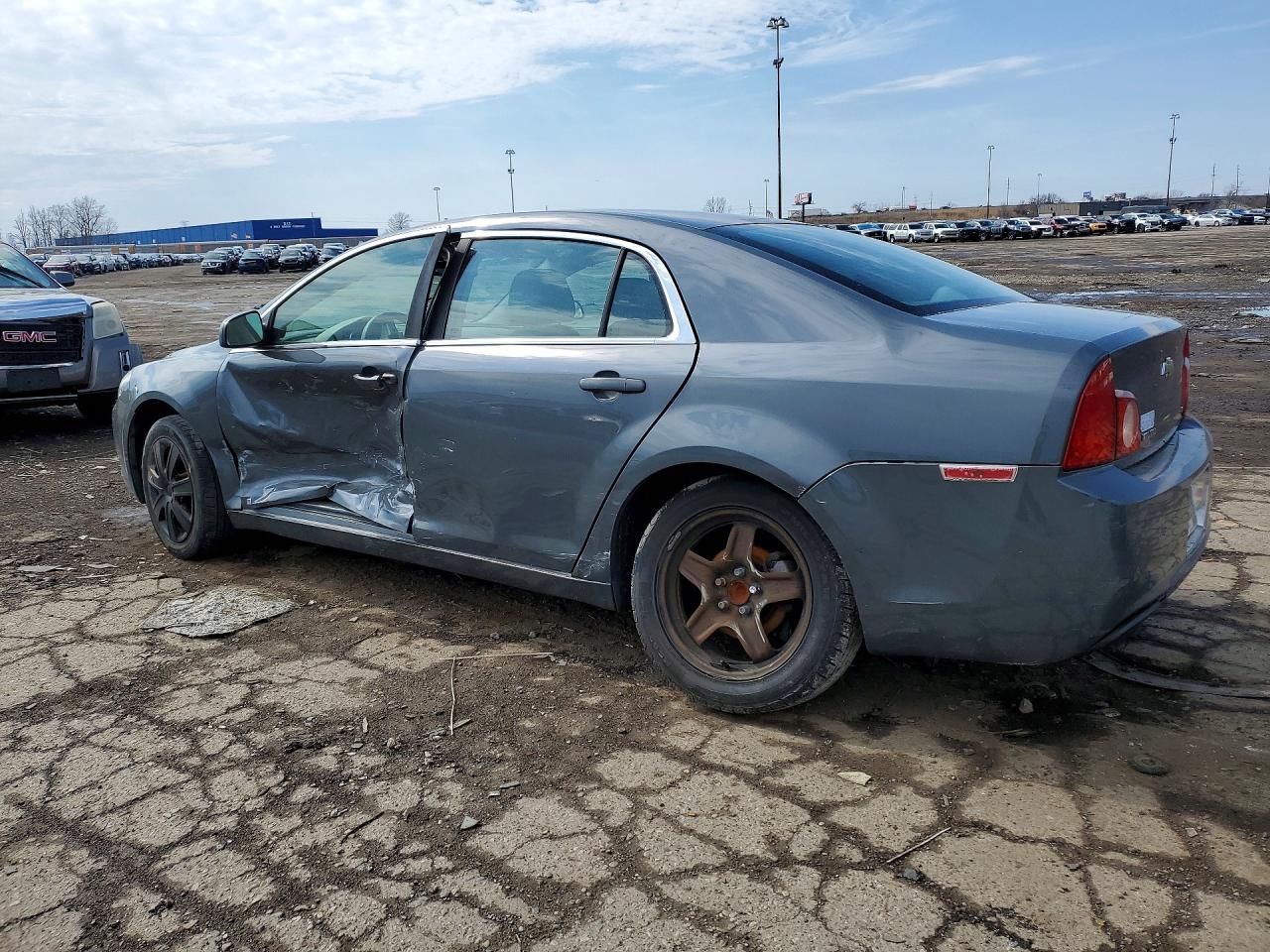 2009 CHEVROLET MALIBU LS photo 4