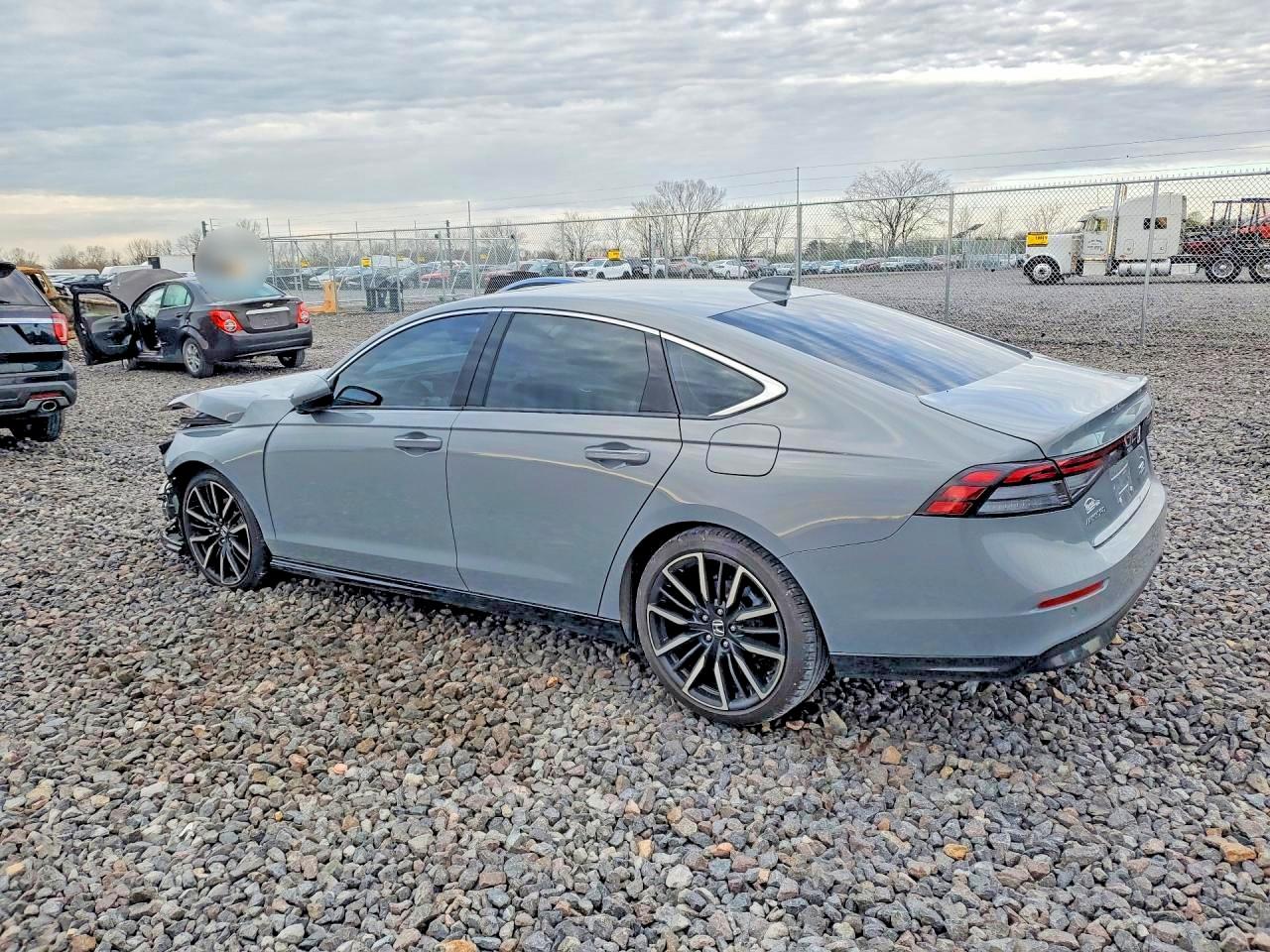 2024 HONDA ACCORD TOURING HYBRID photo 4