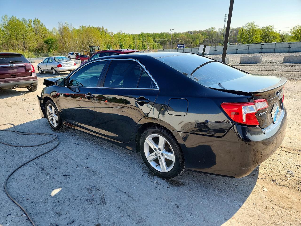 2013 TOYOTA CAMRY SE photo 3