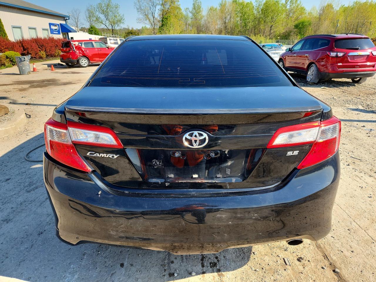 2013 TOYOTA CAMRY SE photo 11