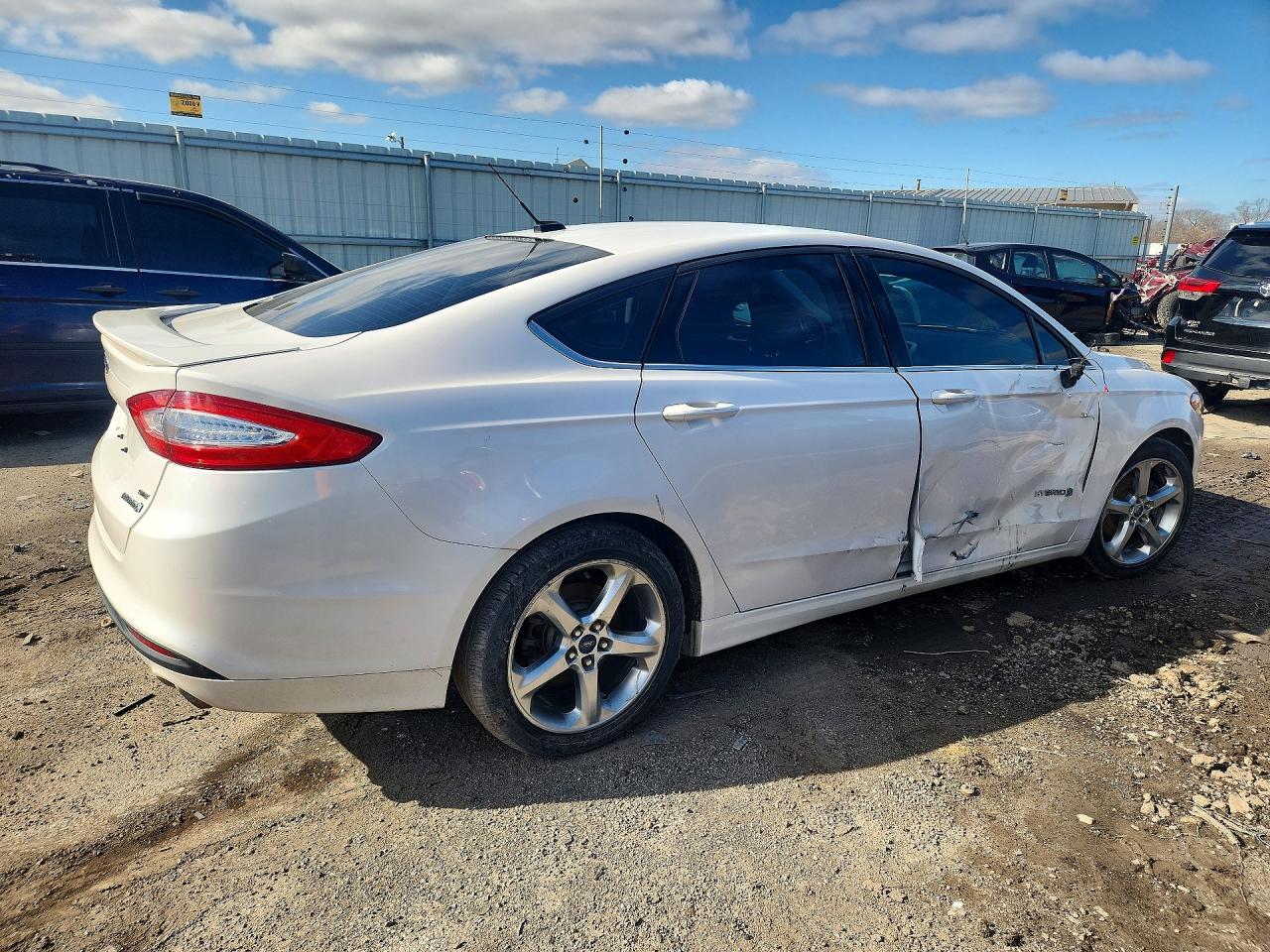 2014 FORD FUSION photo 5