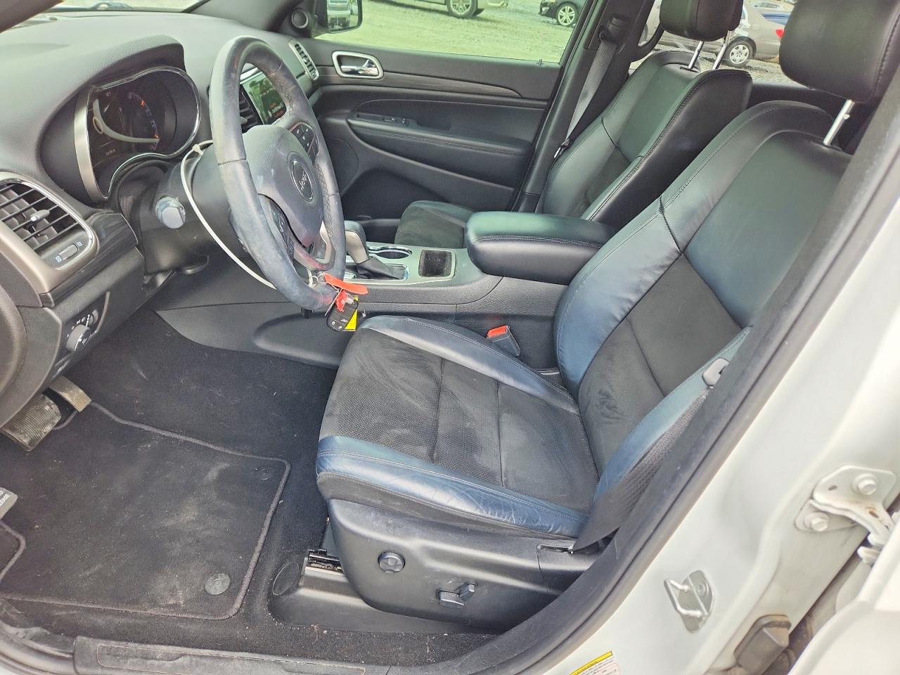 2019 JEEP GRAND CHEROKEE LAREDO photo 13