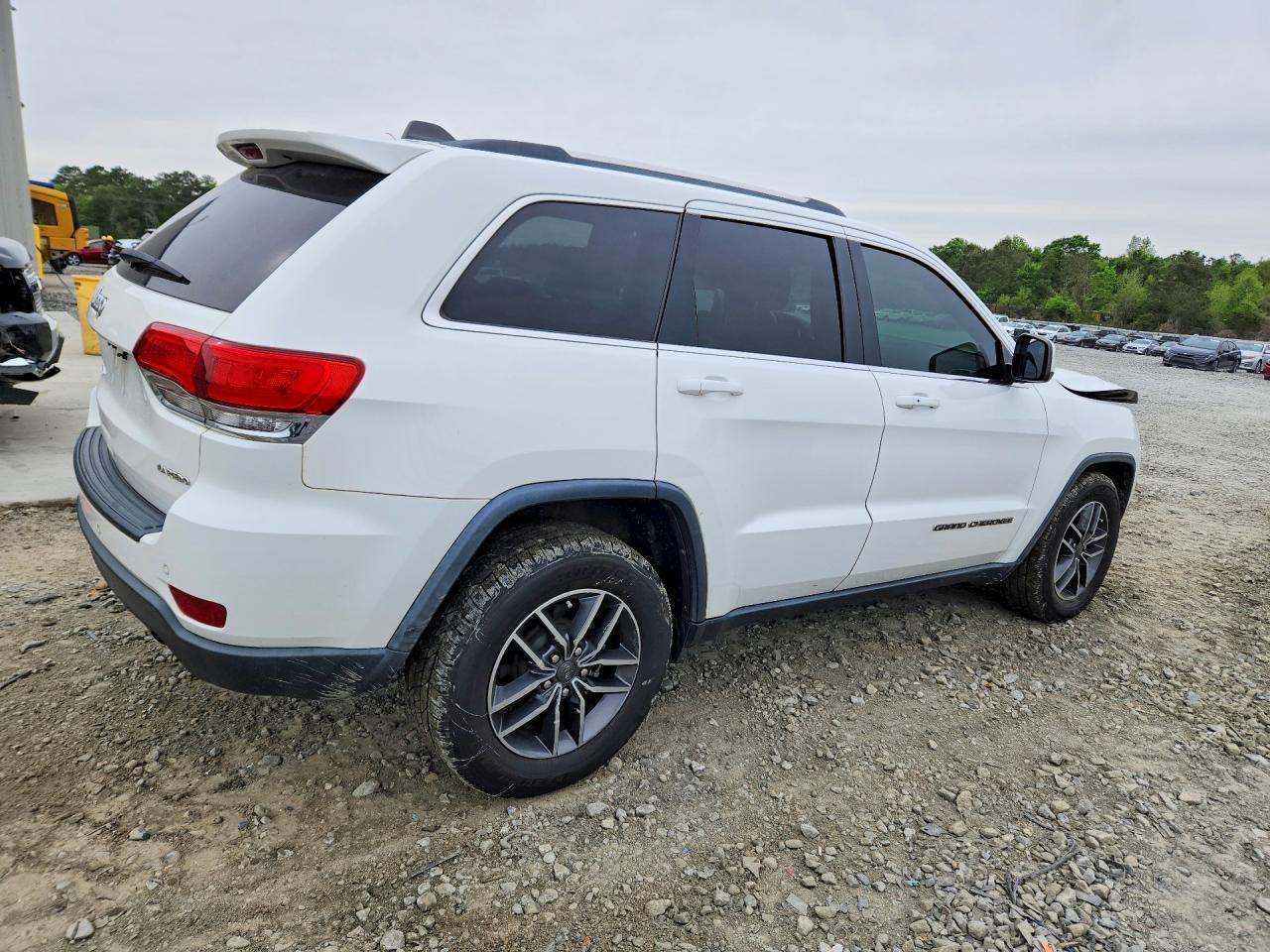 2019 JEEP GRAND CHEROKEE LAREDO photo 5