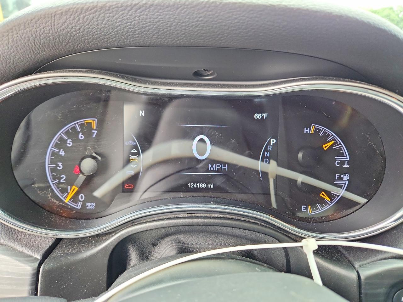2019 JEEP GRAND CHEROKEE LAREDO photo 17