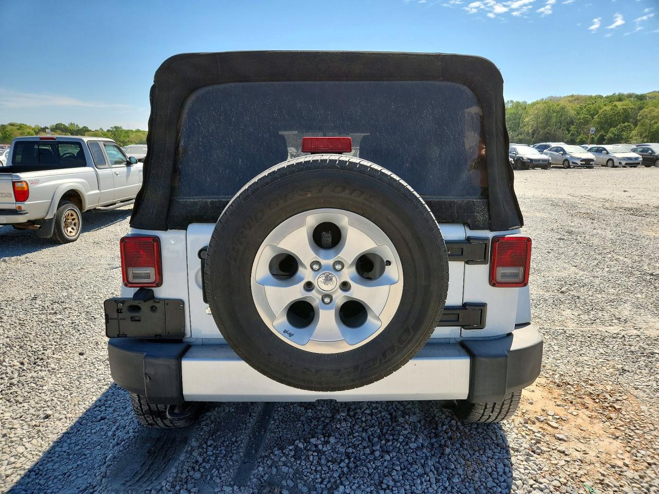 2015 JEEP WRANGLER UNLIMITED SAHARA photo 6