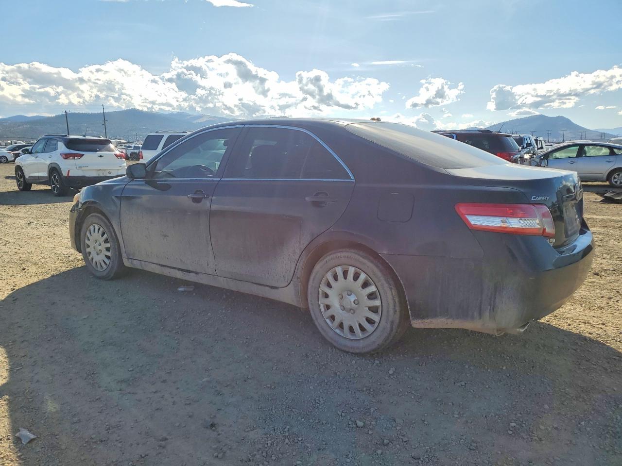 2010 TOYOTA CAMRY LE V6 photo 2