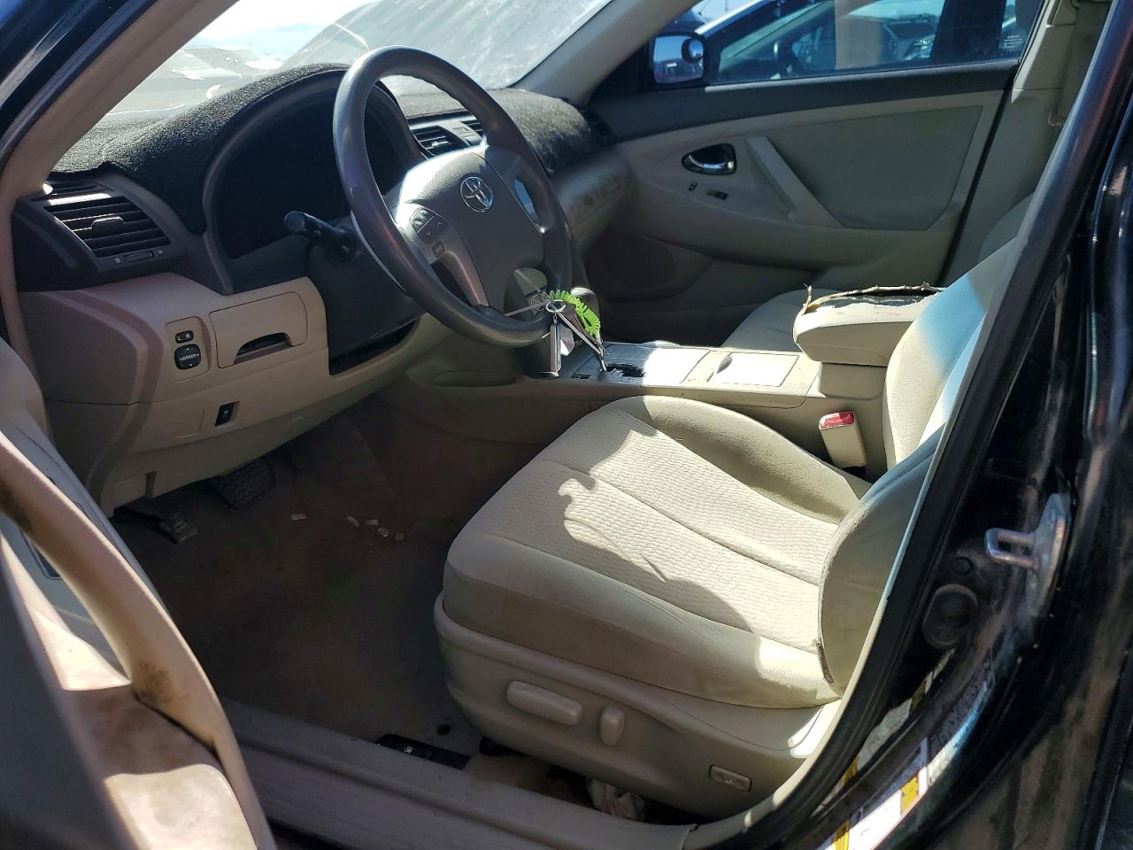 2010 TOYOTA CAMRY LE V6 photo 7