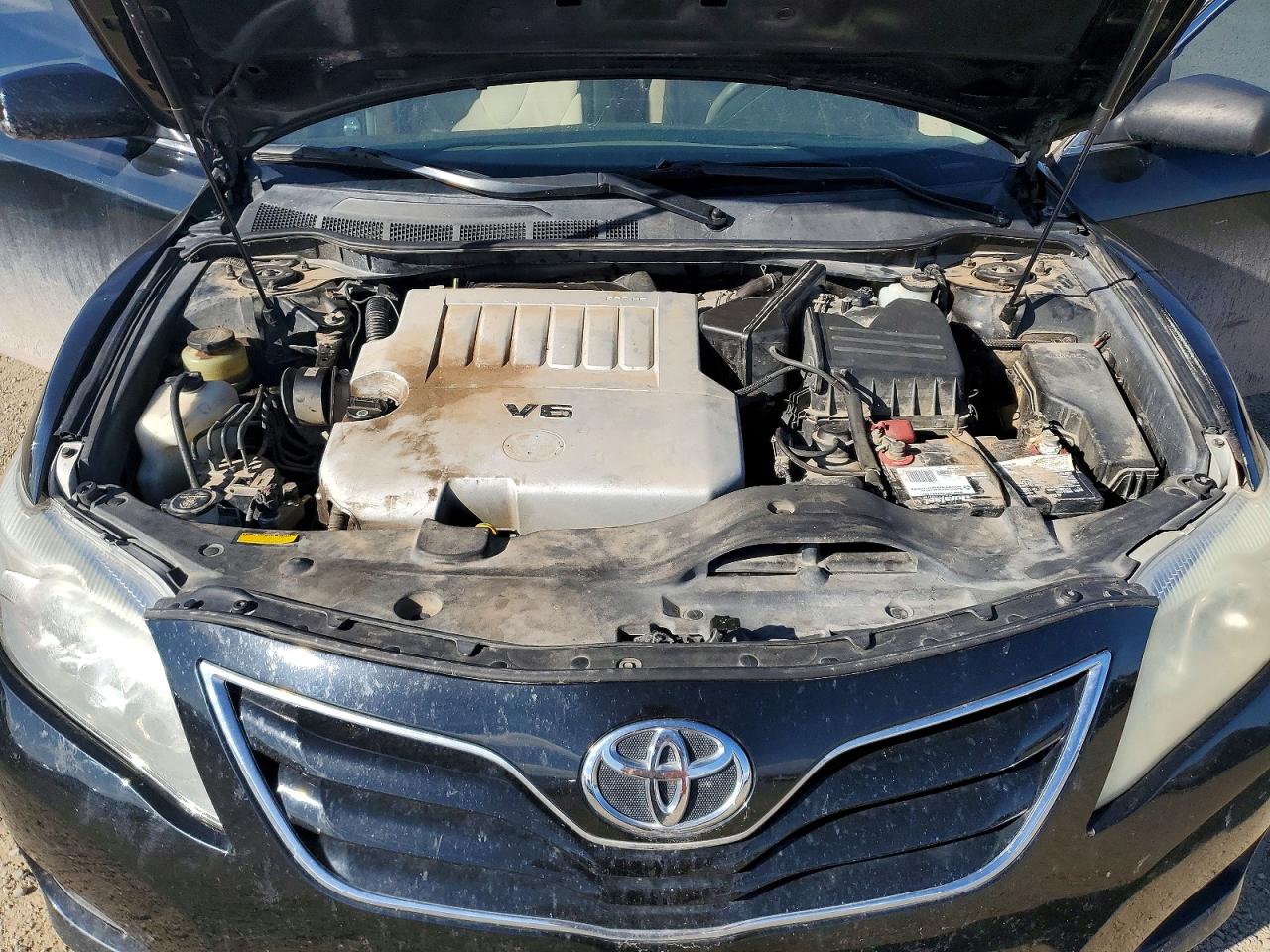 2010 TOYOTA CAMRY LE V6 photo 11
