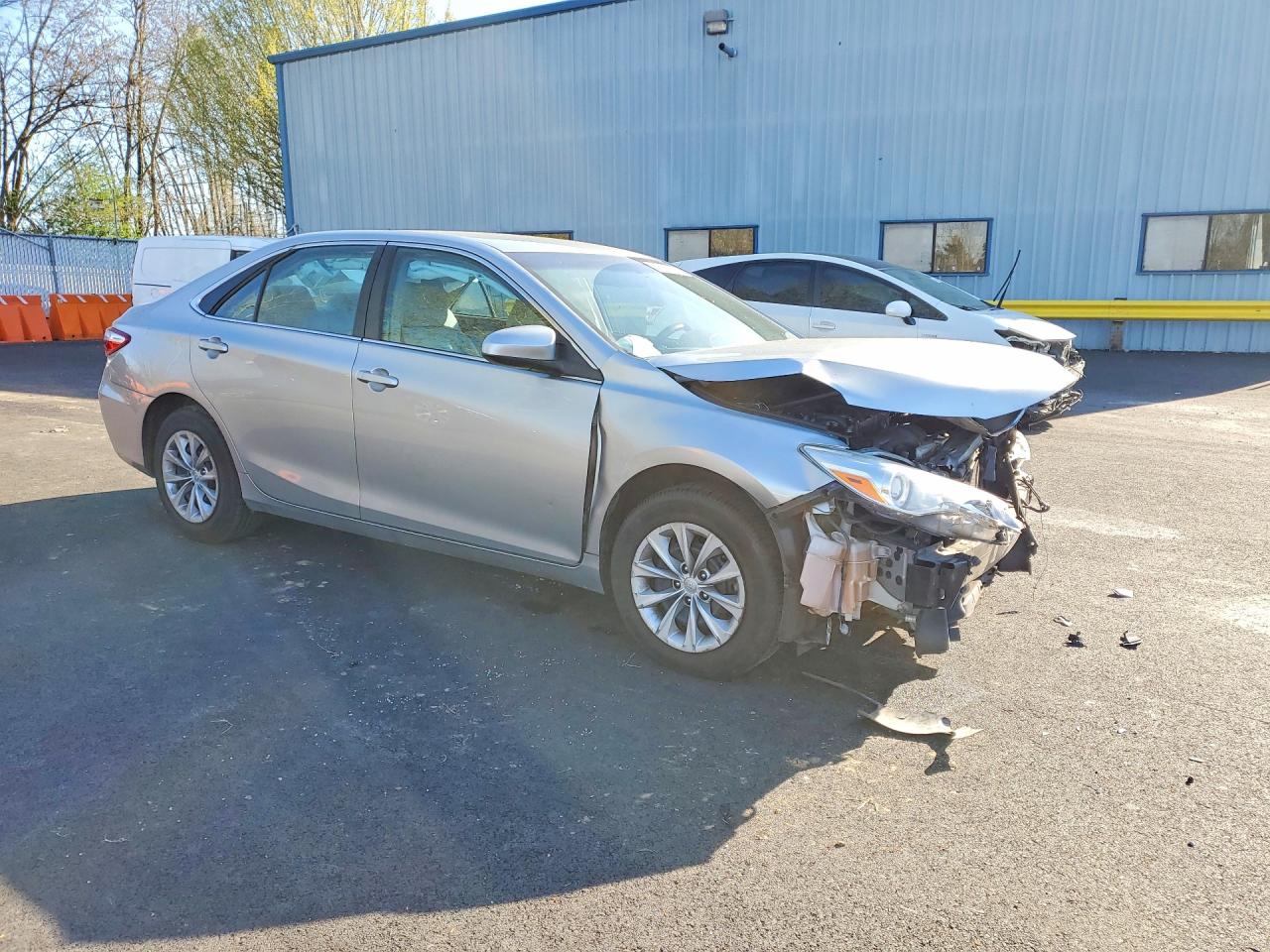 2015 TOYOTA CAMRY LE photo 7
