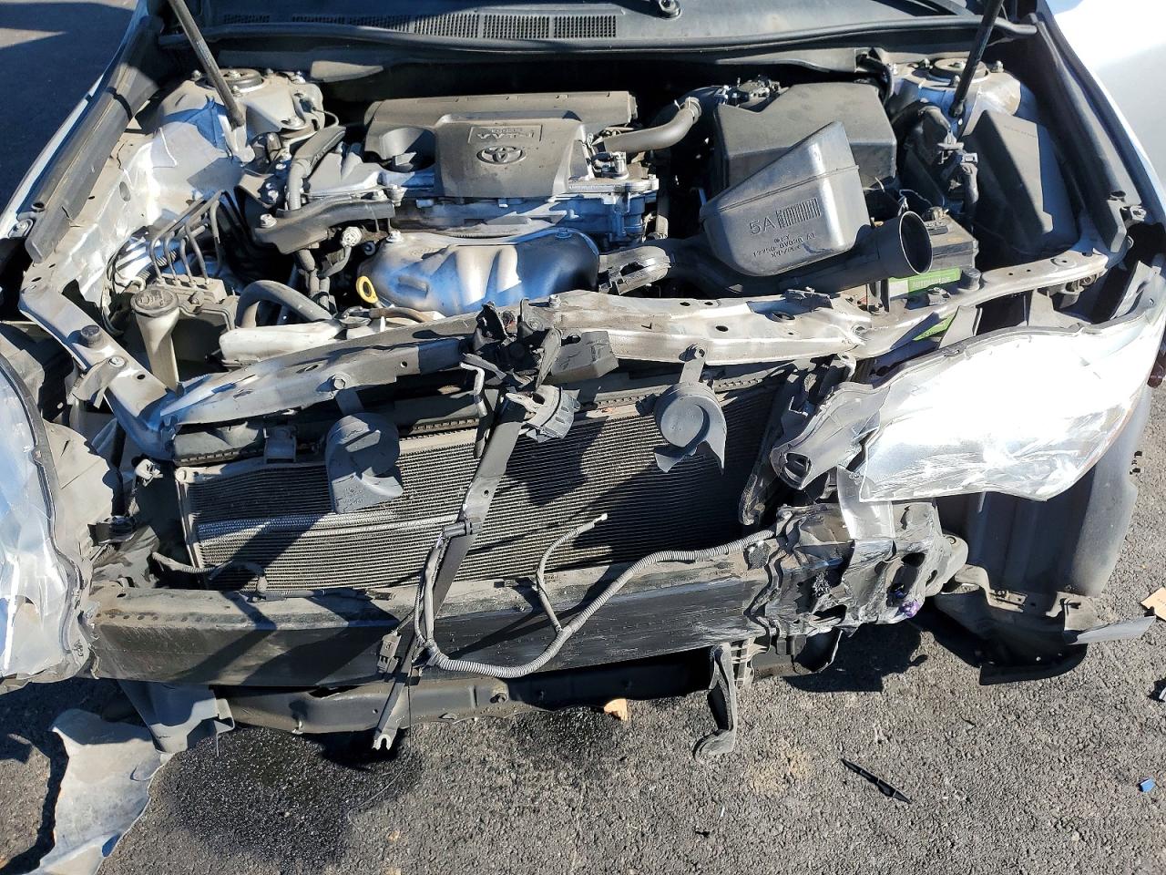 2015 TOYOTA CAMRY LE photo 21