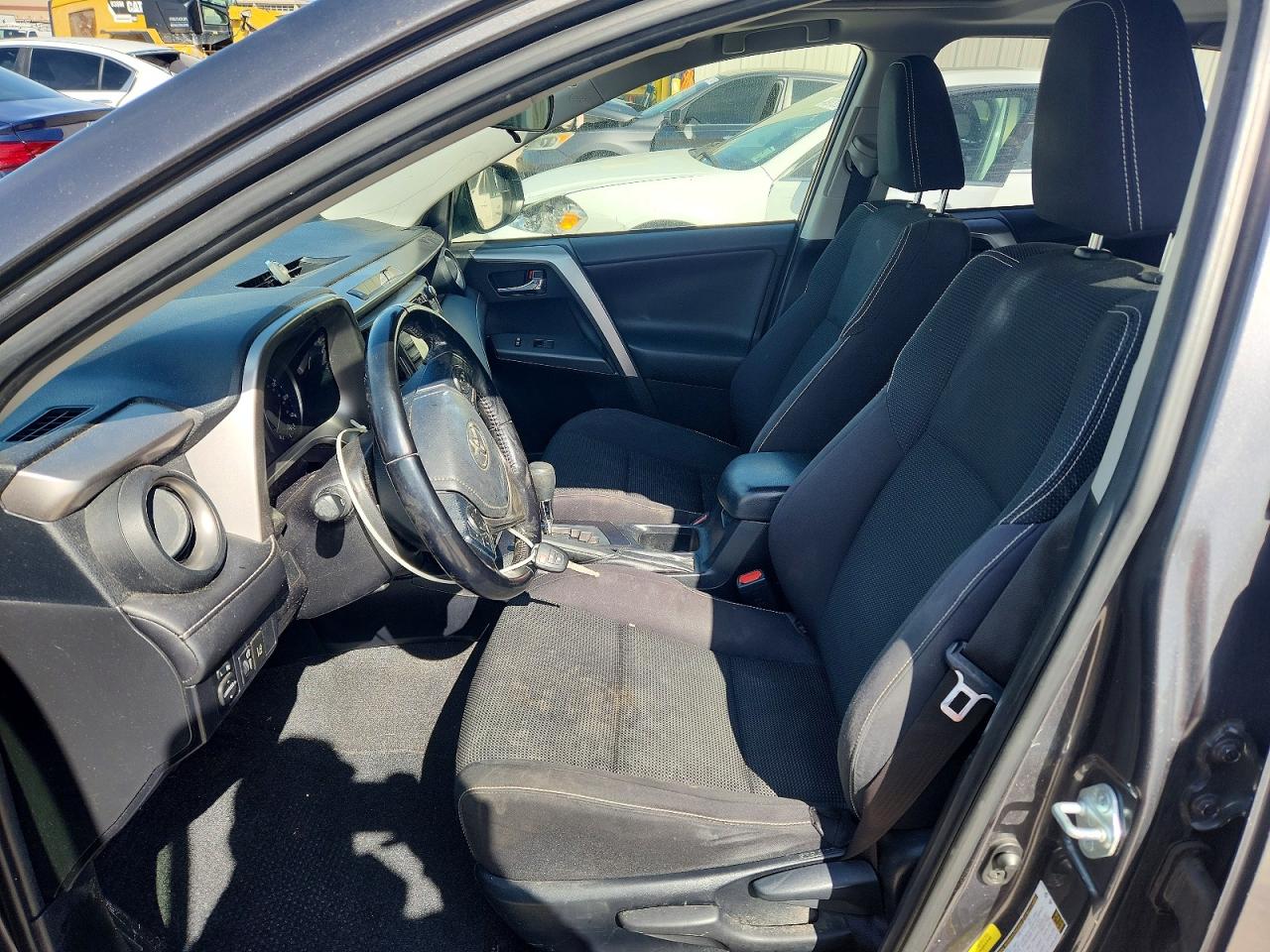 2017 TOYOTA RAV4 XLE photo 13
