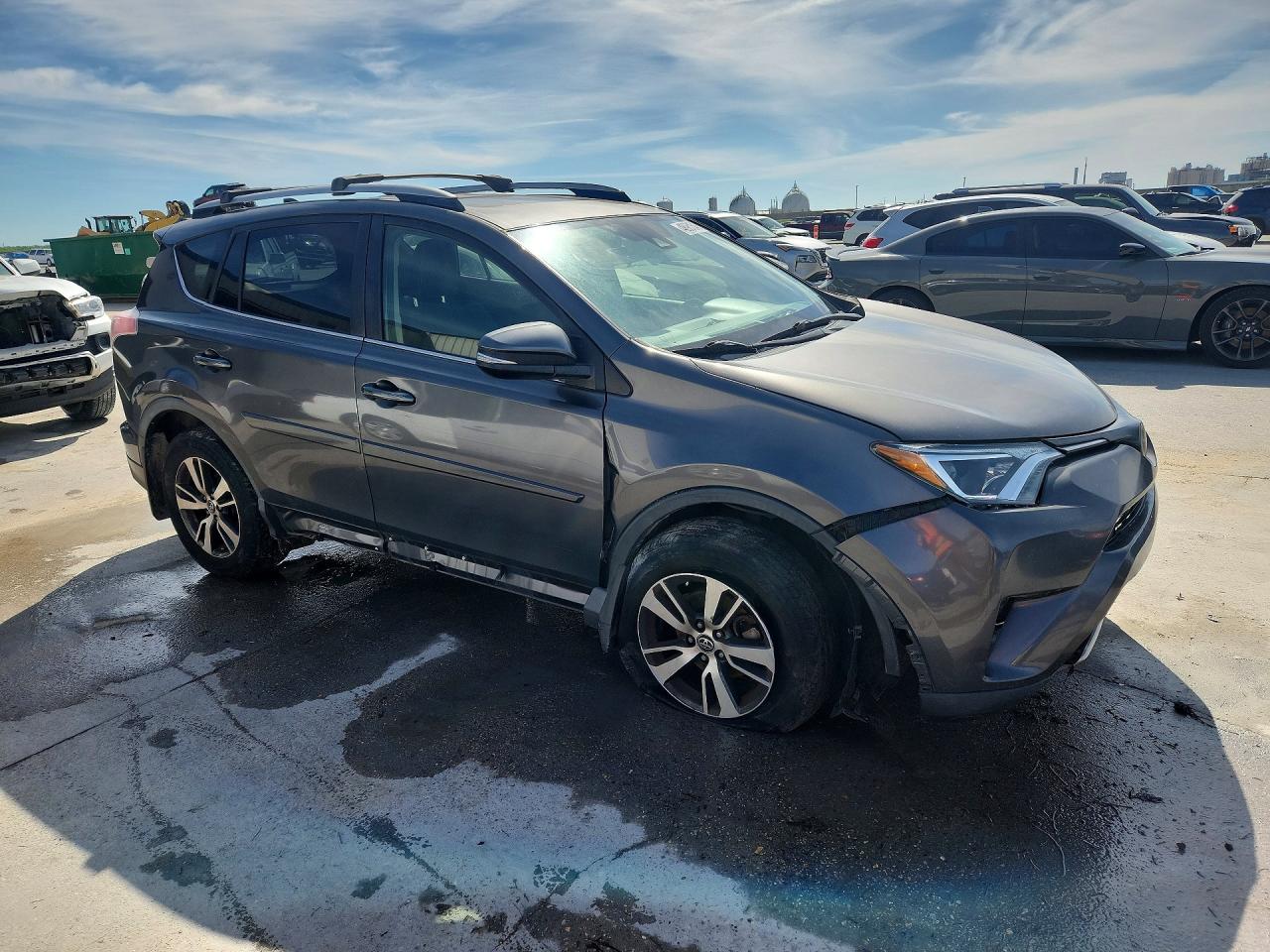 2017 TOYOTA RAV4 XLE photo 7