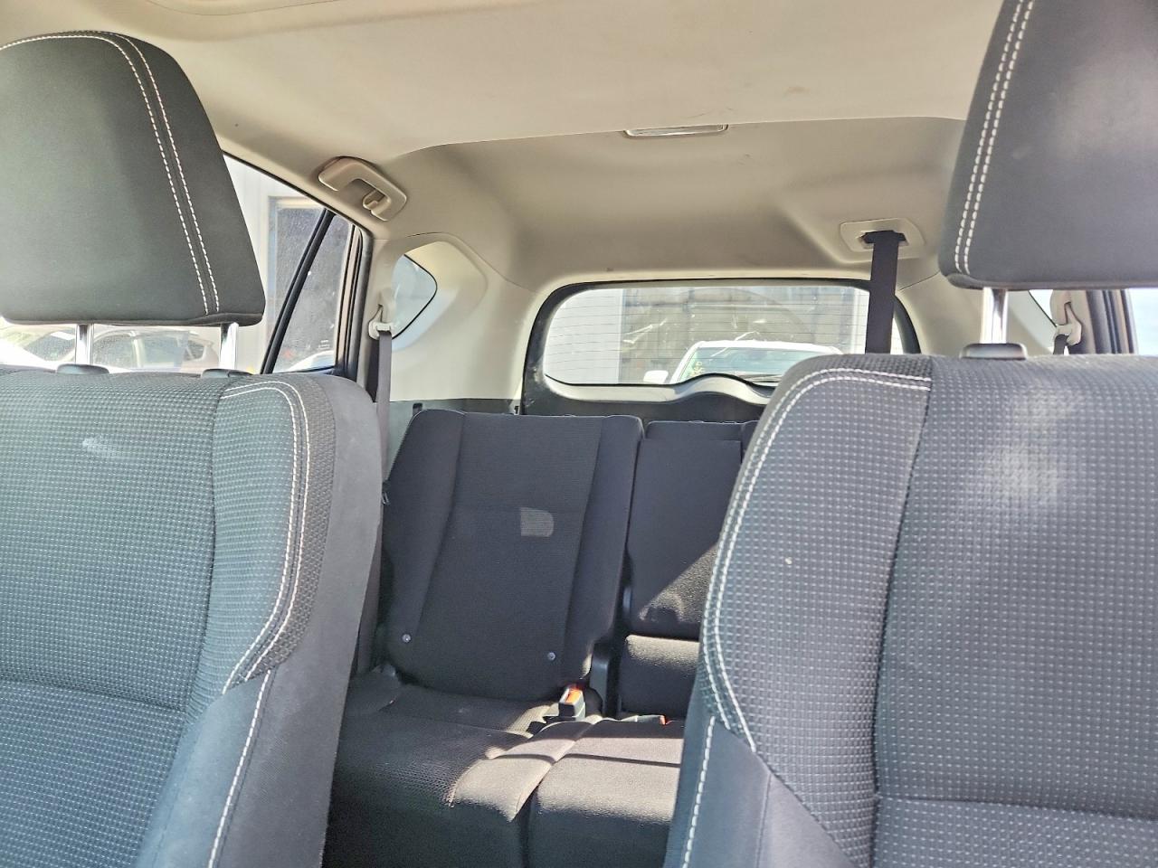 2017 TOYOTA RAV4 XLE photo 19