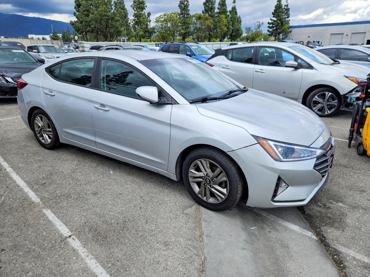 2020 HYUNDAI ELANTRA SEL photo 4