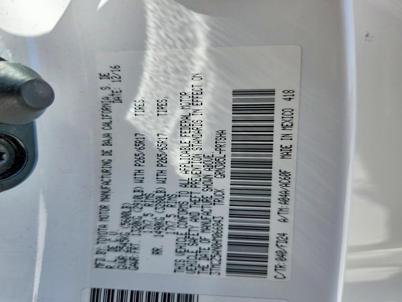 2017 TOYOTA TACOMA TRD SPORT photo 23